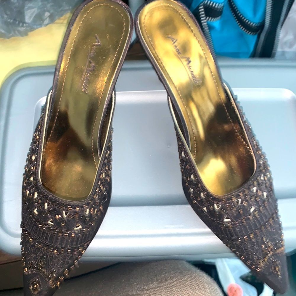 Anne Michelle mule kitty heel in deep chocolate Bronze size 7